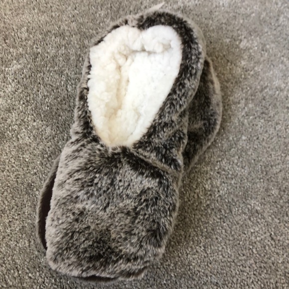 Fuzzy Slipper Socks with Grippers NWT - Picture 2 of 4